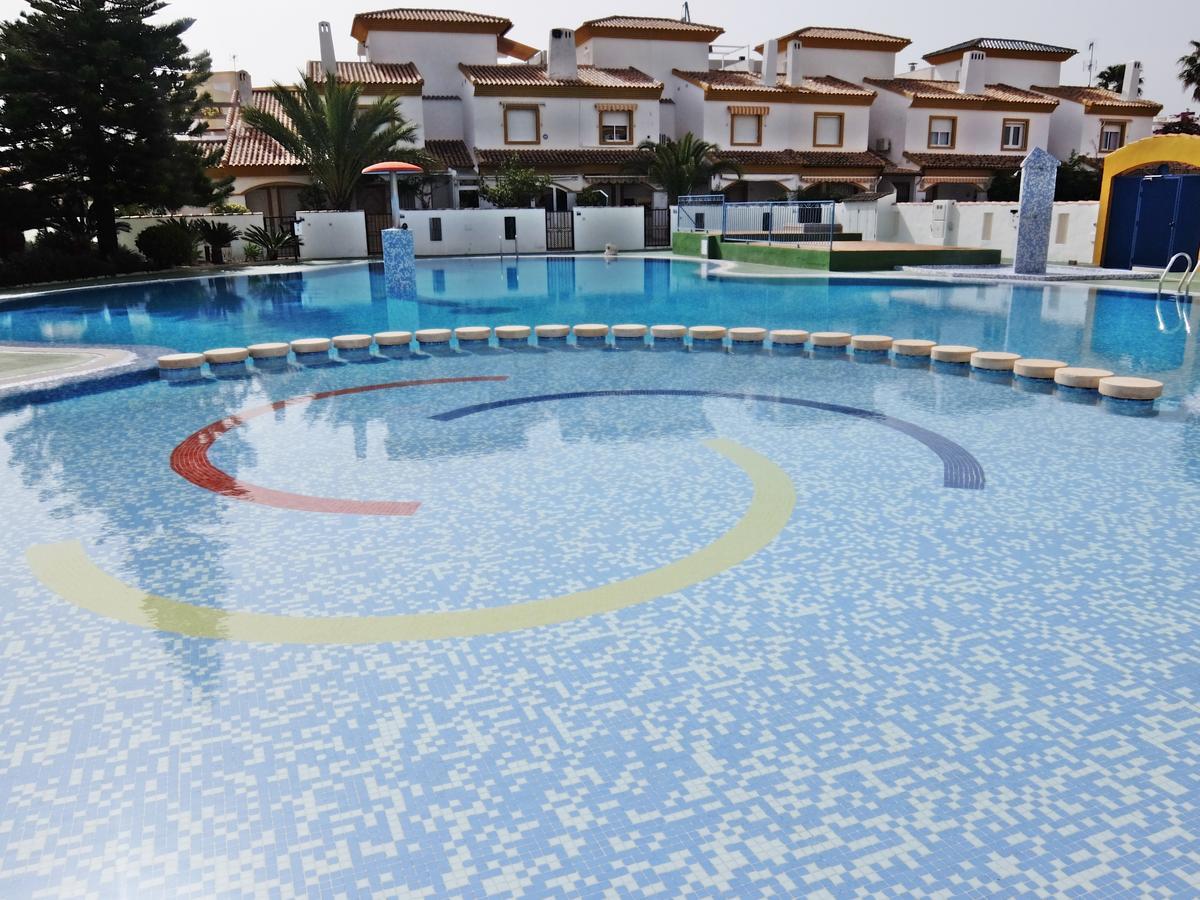 Apartamento Familiar Junto A La Playa De San Fernando - Oliva Kültér fotó